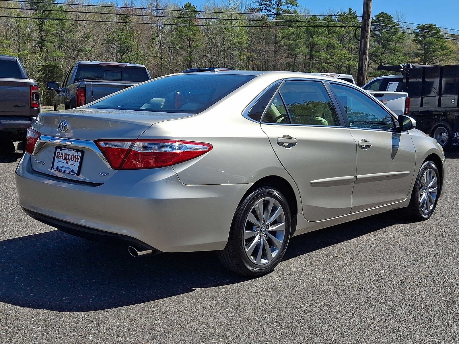 2016 Toyota Camry — detail view